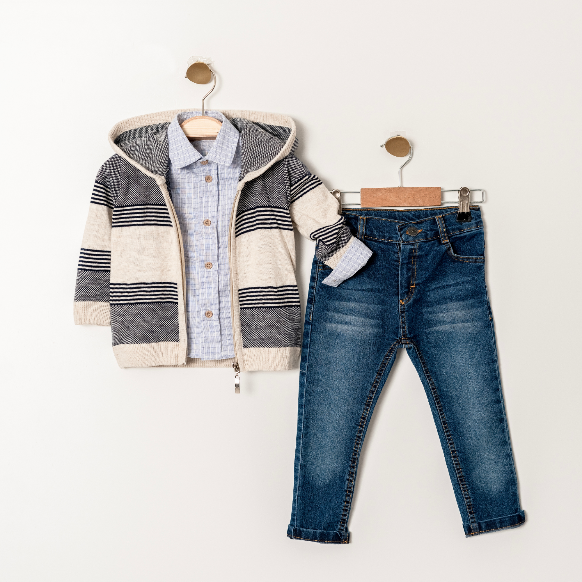 Kids' Clothing Checklist for Cold, Wet, and Wintry Days Outdoors