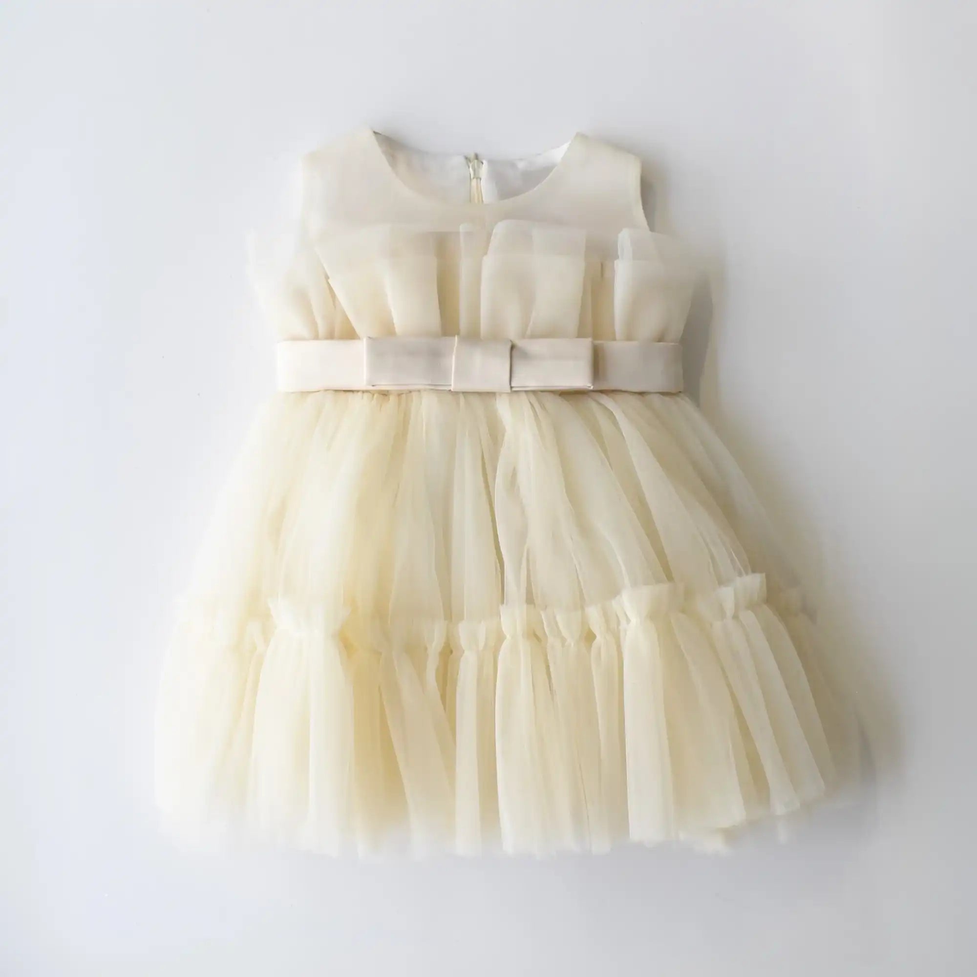 Robe bébé délicate à motif marguerites