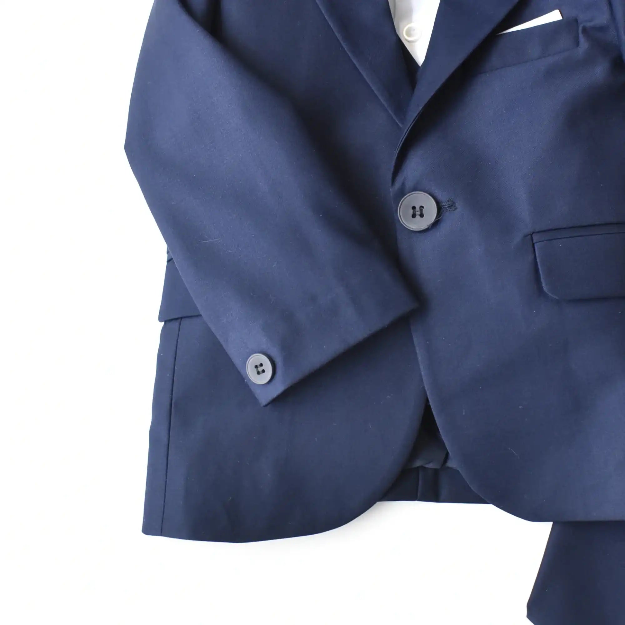 Le costume formel pour garçons du marié