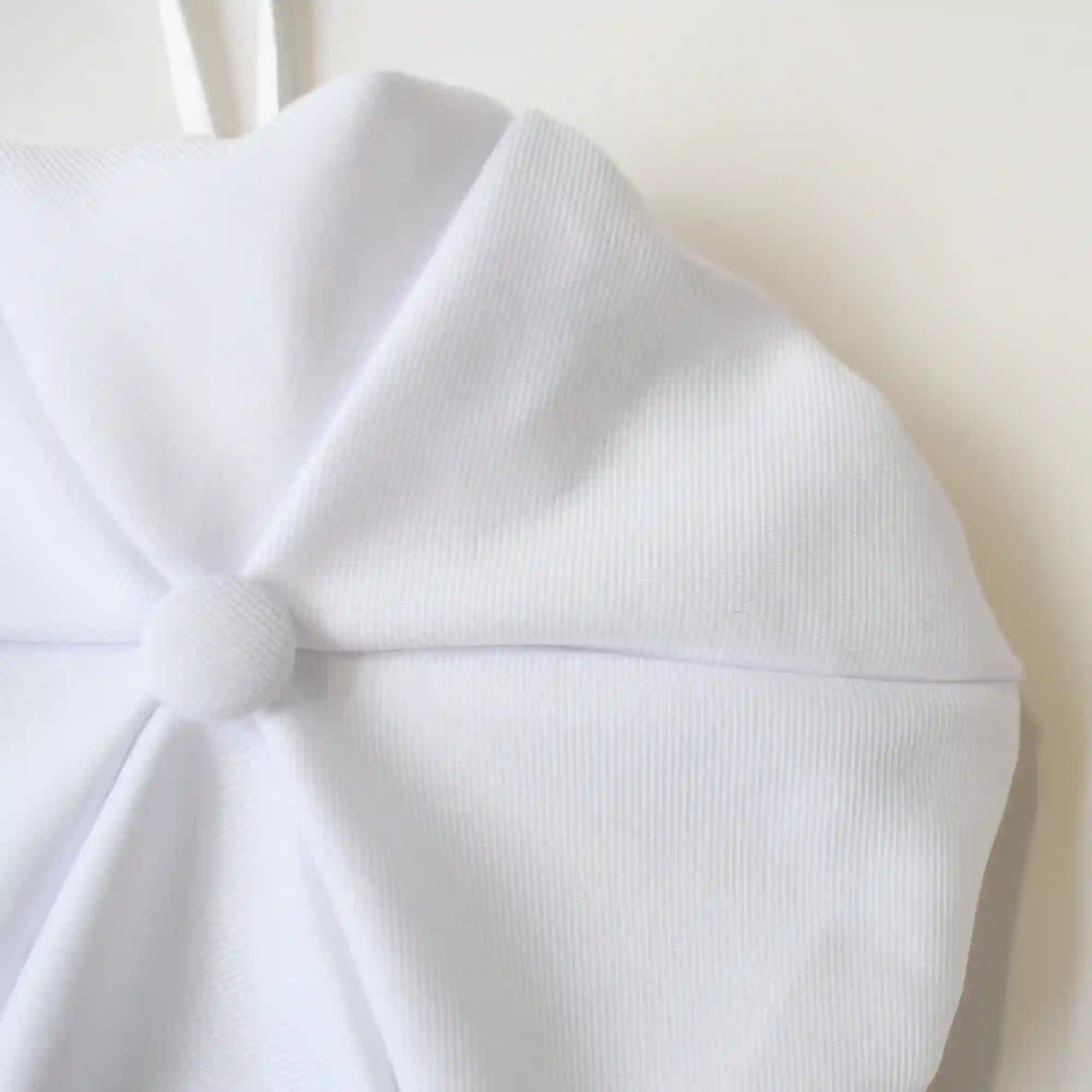 Chapeau de baptême pour bébé