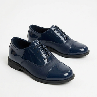 Chaussures à casquette en cuir