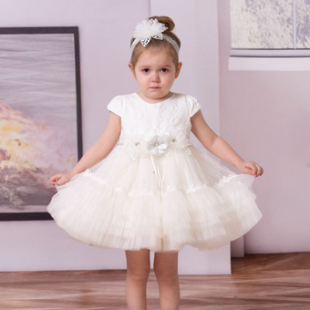 Robe de soirée classique à pétales pour bébé