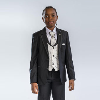 Le costume formel pour garçons de l'empereur